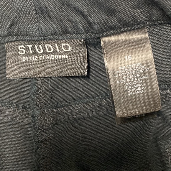 Liz Claiborne Black Capri Pant - Picture 6 of 11